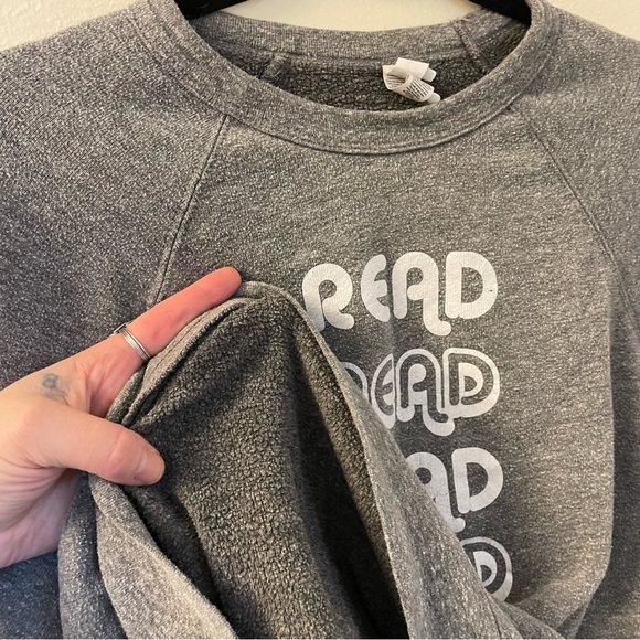 Piper and Ivy | Gray “Read” Sweatshirt | Size Medium - Picture 8 of 10